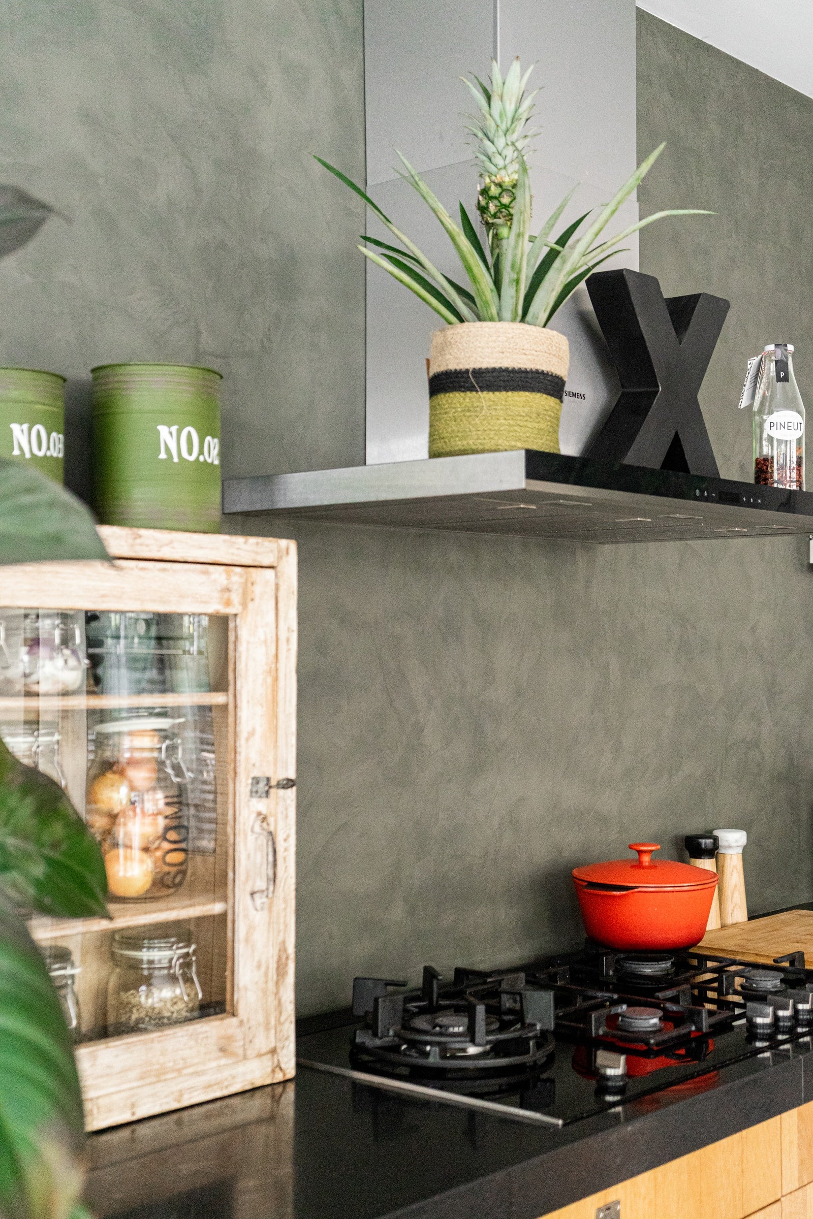 Pure & Original Cloudy Concrete Marrakech Walls kalkstuc in interieur