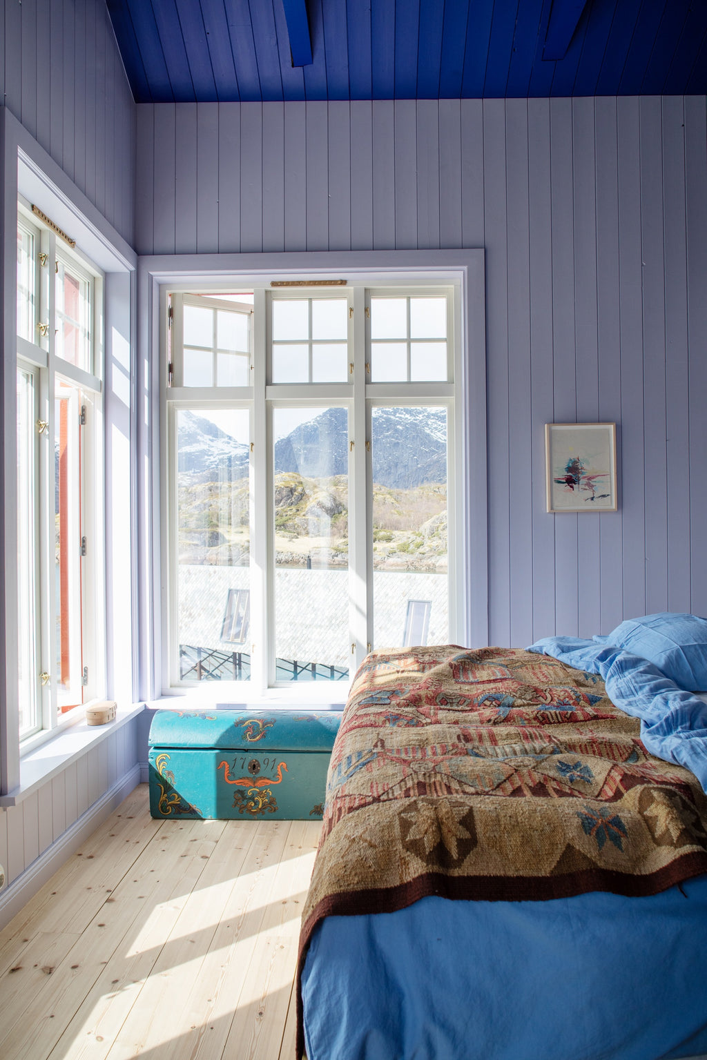 Pure & Original Lavender Fields - slaapkamer met lavendelkleurige wanden