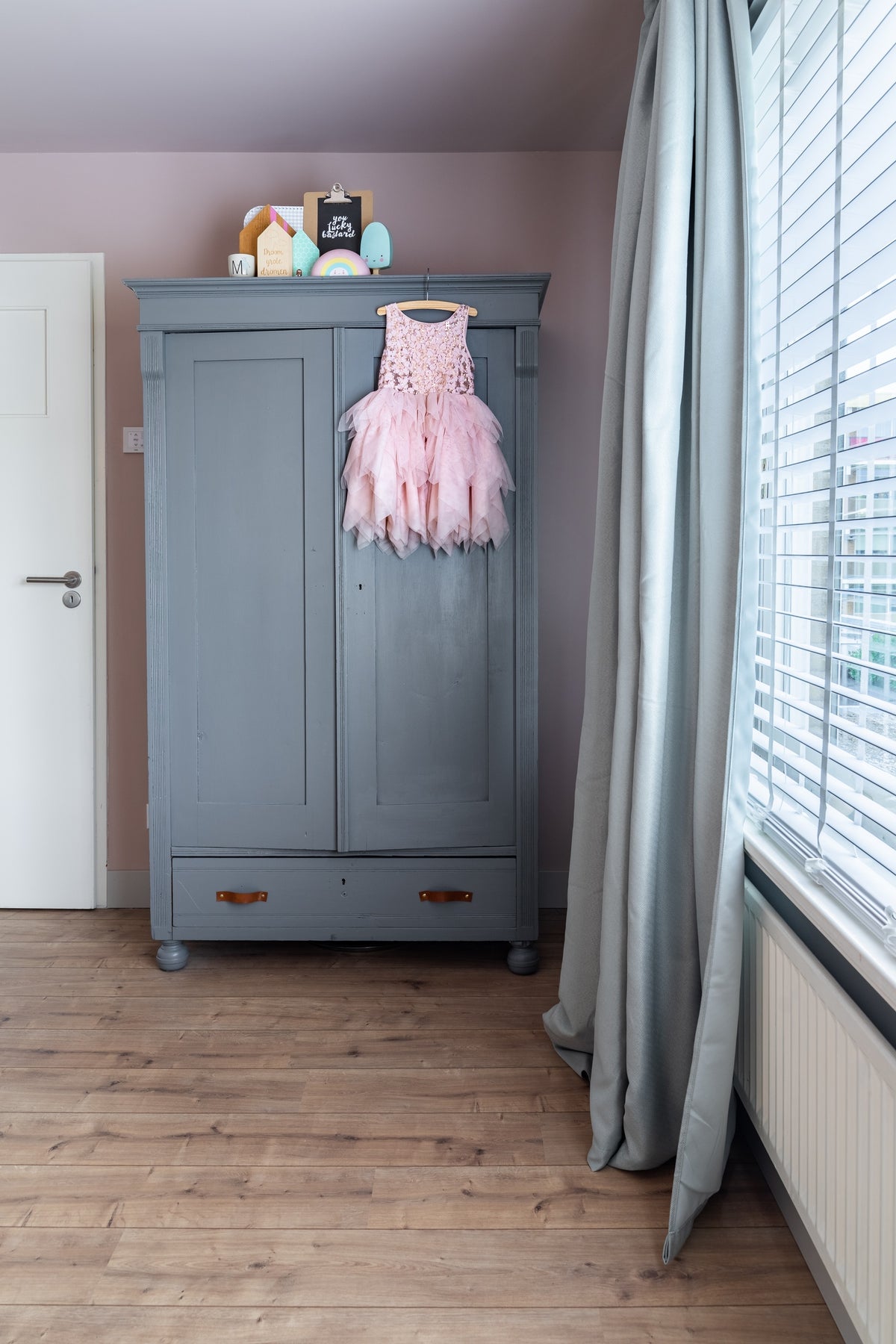 Pure & Original Pigeon Grey Traditional Paint lakverf in interieur