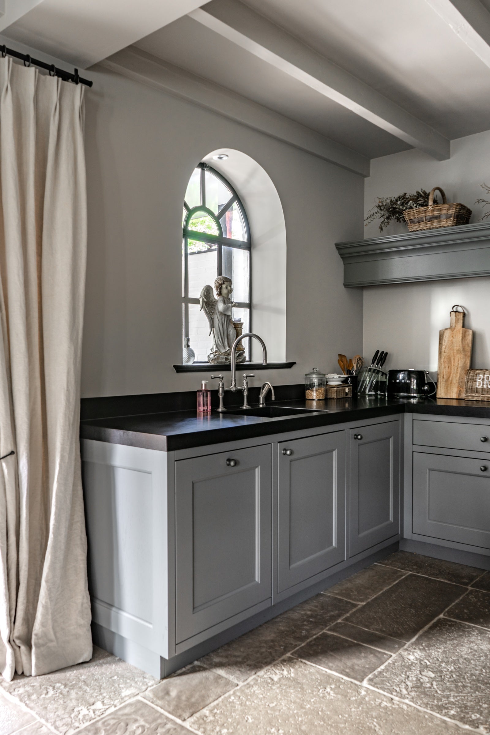 Pure & Original Pigeon Grey Traditional Paint lakverf in interieur