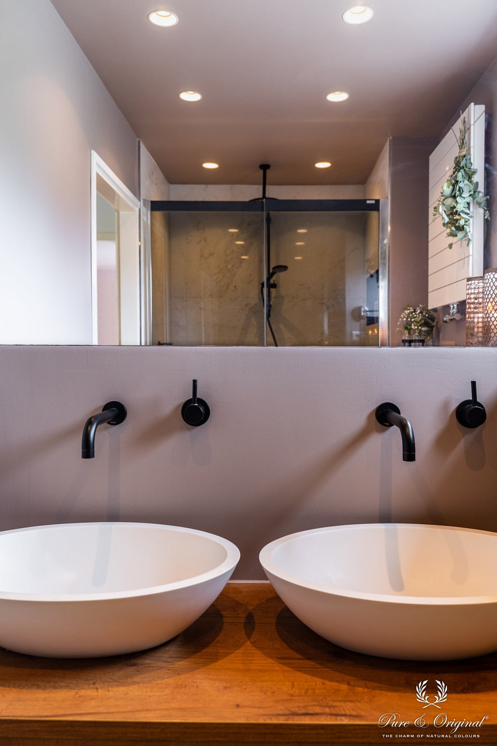 Pure & Original Post Modern Mauve Licetto muurverf in interieur