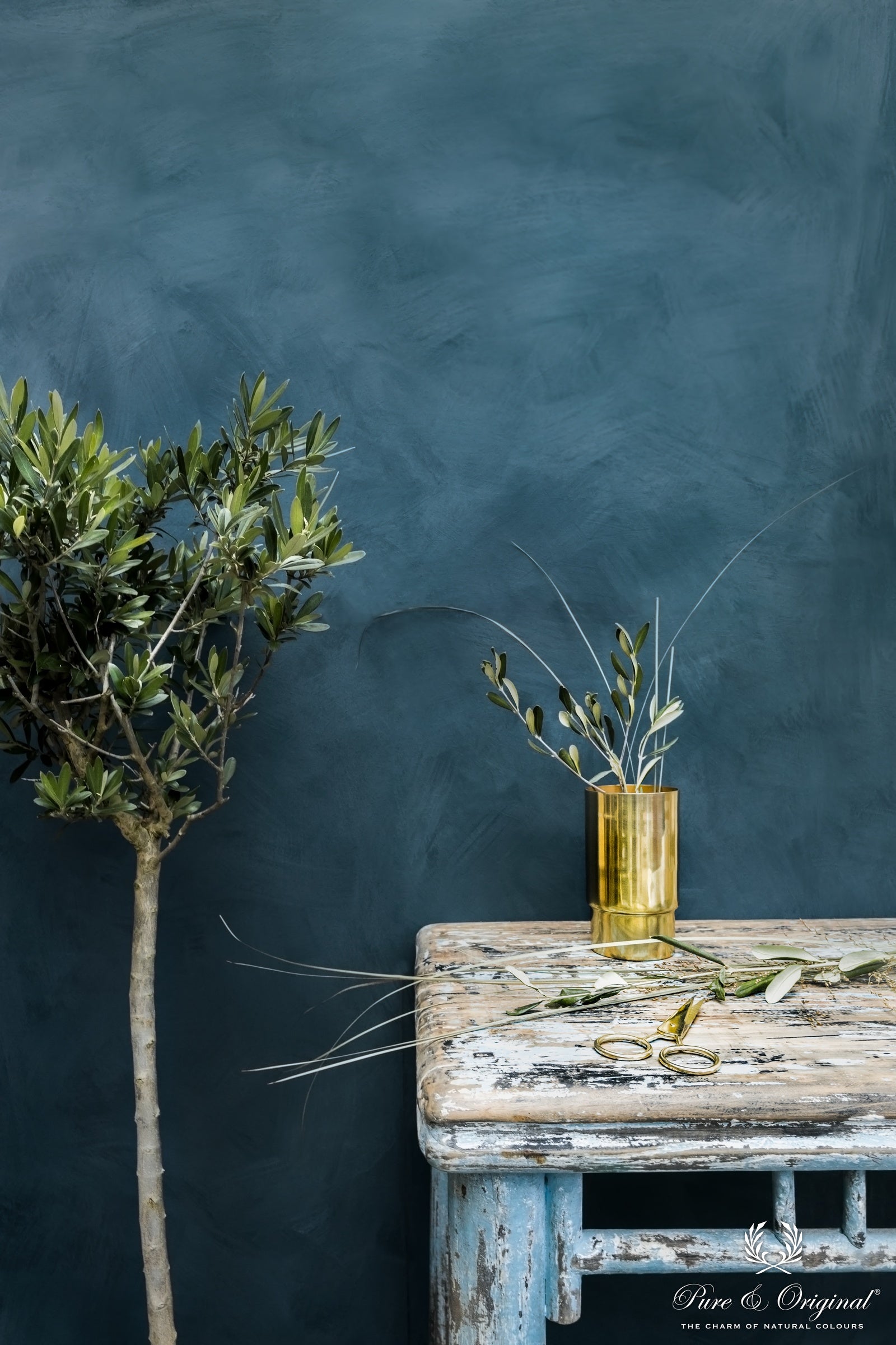Pure & Original Steel Blue Fresco kalkverf in interieur