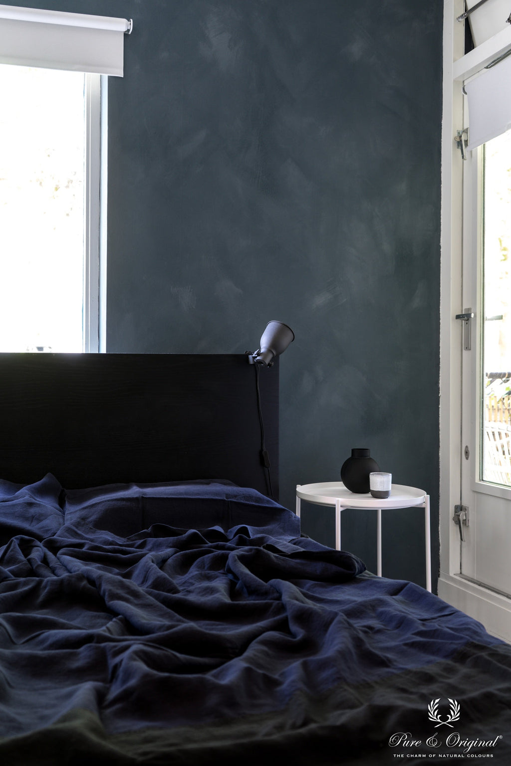 Pure & Original Steel Blue Fresco kalkverf in interieur