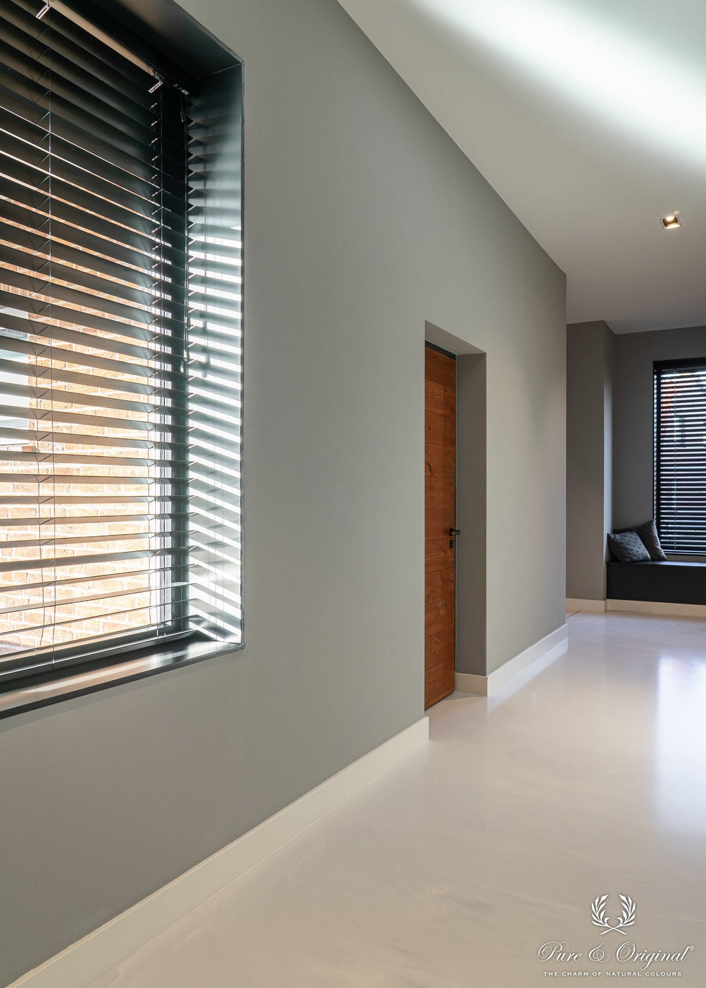 Pure & Original Warm Grey Licetto muurverf in interieur