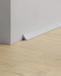 Quick-Step Waterbestendige Overschilderbare Kwadrant Plint QSHSCOT19PAINT - 19 x 19 x 2400 mm - productfoto