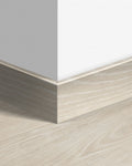 Quick-Step Parketplint QSPSKR03547 Bosland Lichtgrijze Eik - 14 x 77 x 2400 mm - productfoto