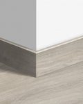 Quick-Step Parketplint QSPSKR03580 Newcastle Grijze Eik - 14 x 77 x 2400 mm - productfoto