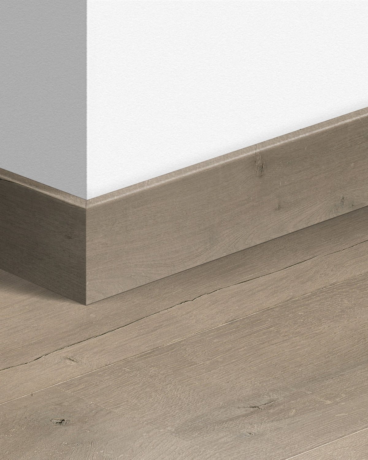 Quick-Step Parketplint QSPSKR04751 Patina Bruine Eik - 14 x 77 x 2400 mm - productfoto