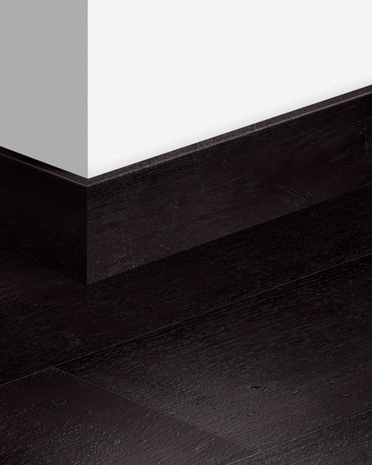 Quick-Step Parketplint QSPSKR04755 Zwartgeverfde Eik - 14 x 77 x 2400 mm - productfoto