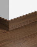 Quick-Step Parketplint QSPSKR04761 Chique Notelaar - 14 x 77 x 2400 mm - productfoto