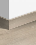 Quick-Step Parketplint QSPSKR04764 Geborstelde Beige Eik - 14 x 77 x 2400 mm - productfoto