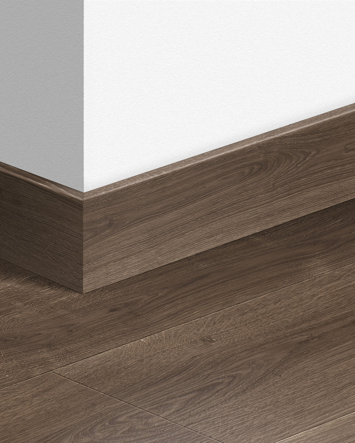 Quick-Step Parketplint QSPSKR04766 Geborstelde Bruine Eik - 14 x 77 x 2400 mm - productfoto
