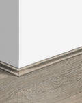 Quick-Step Kwadrant Plint QSSCOT01405 Oude Lichtgrijze Eik - 17 x 17 x 2400 mm - productfoto