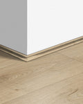 Quick-Step Kwadrant Plint QSSCOT01847 Klassieke Beige Eik - 17 x 17 x 2400 mm - productfoto