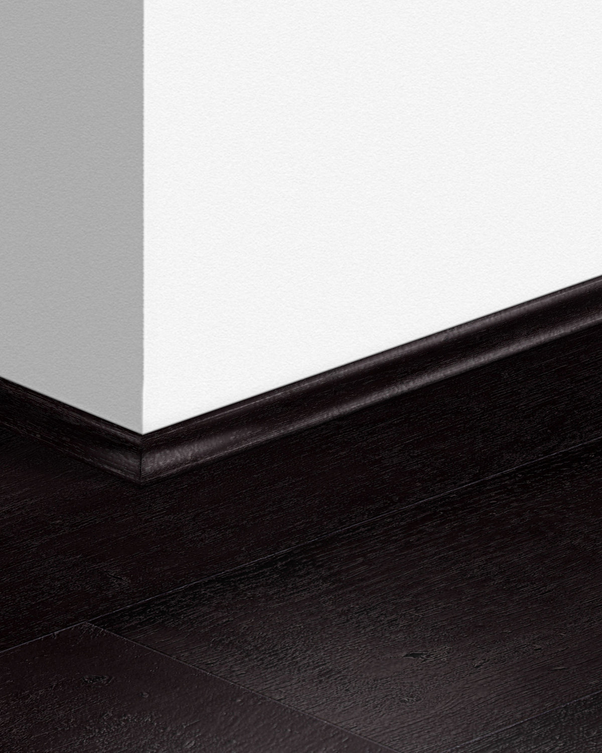 Quick-Step Kwadrant Plint QSSCOT04755 Zwartgeverfde Eik - 17 x 17 x 2400 mm - productfoto