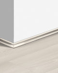 Quick-Step Kwadrant Plint QSSCOT04757 Premium Witte Eik - 17 x 17 x 2400 mm - productfoto