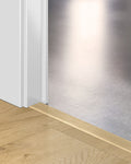 Quick-Step Incizo Profiel QSVINCP40018 Drijvende Beige Eik - 8 x 45 x 2000 mm - productfoto