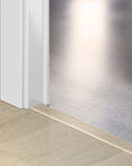 Quick-Step Incizo Profiel QSVINCP40080 Zeebries Beige Eik - 8 x 45 x 2000 mm - productfoto
