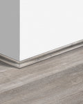 Quick-Step Kwadrant Plint QSVSCOT40030 Canyon Grijze Eik Met Zaagsneden - 17 x 17 x 2400 mm - productfoto