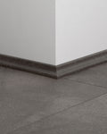 Quick-Step Kwadrant Plint QSVSCOT40326 Zacht Grafiet - 17 x 17 x 2400 mm - productfoto