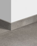Quick-Step Plint QSVSK40234 Betonrots - 12 x 58 x 2400 mm - productfoto