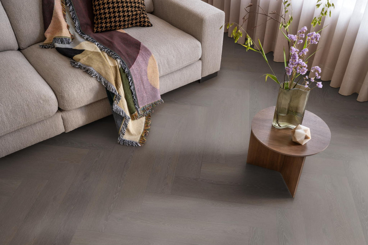 vtwonen Herringbone Charcoal - Plak PVC Visgraat - sfeerbeeld 2