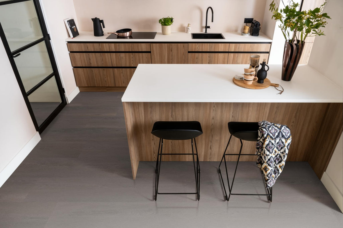 vtwonen Wide Board Charcoal - Plak PVC Stroken - sfeerbeeld 3