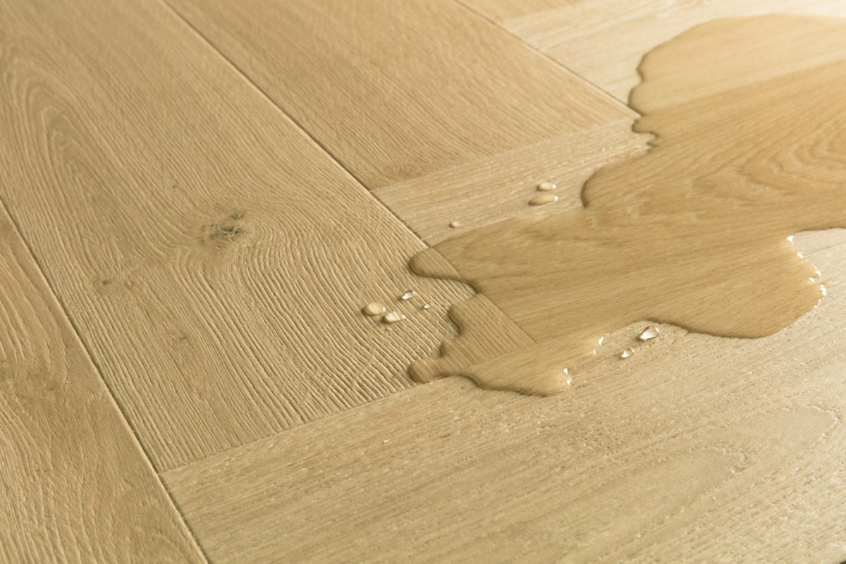 Quick-Step Impressive Design IMD8242 Kardemom Eik - Laminaat Visgraat