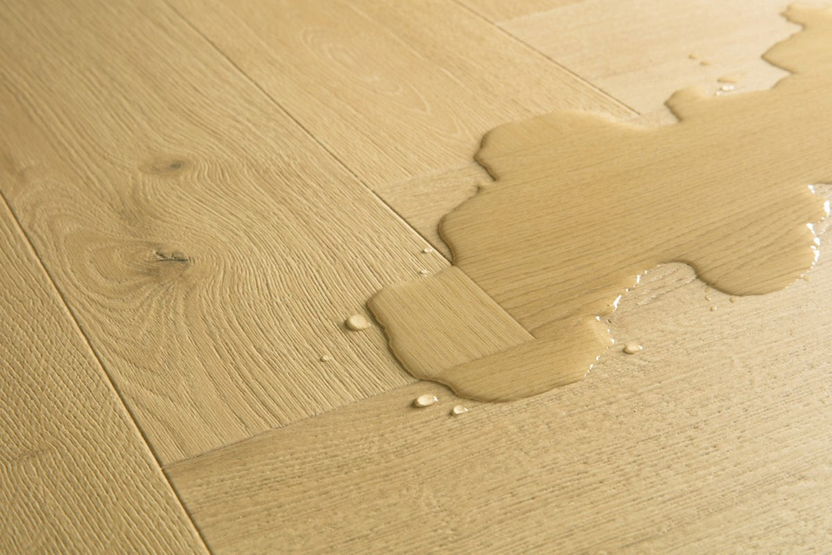 Quick-Step Impressive Design IMD8243 Nootmuskaat Eik - Laminaat Visgraat