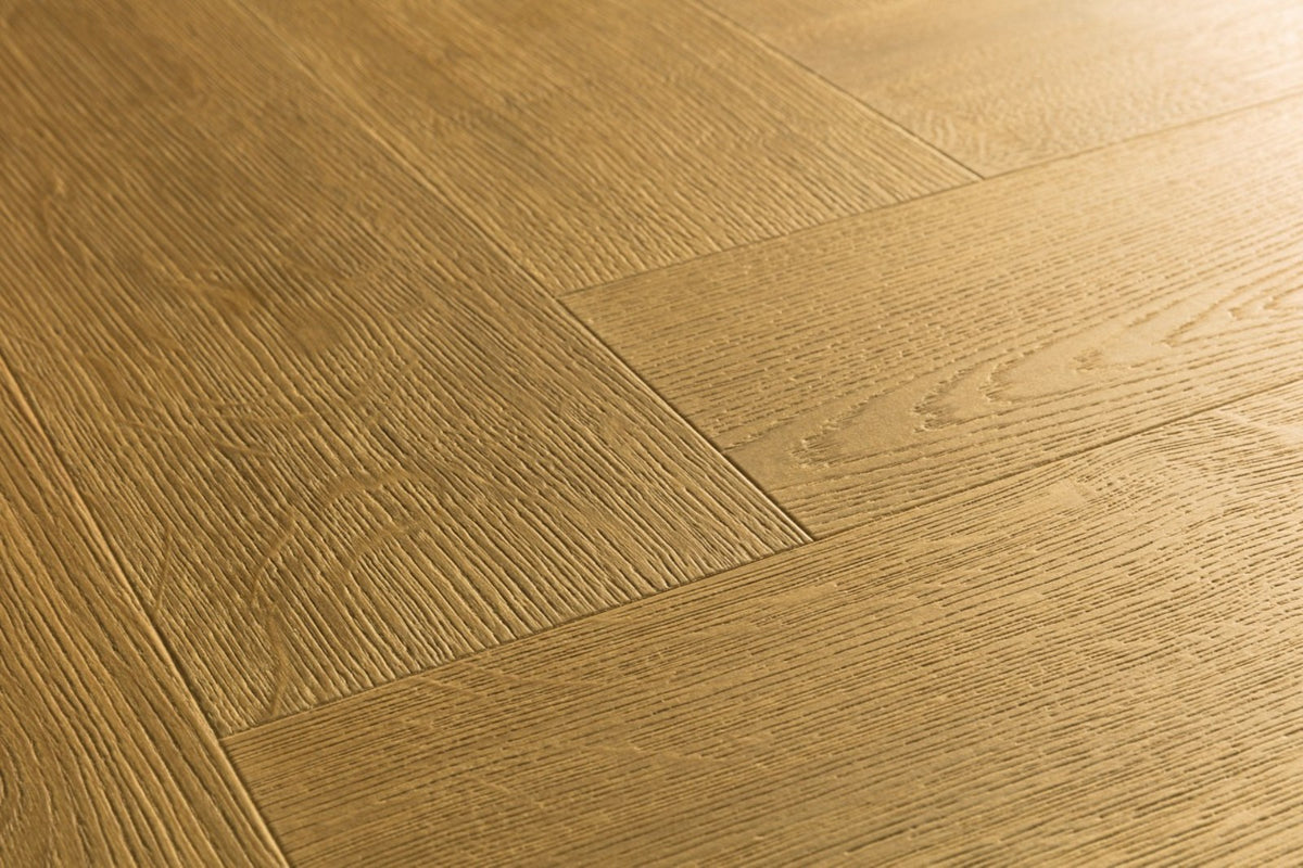 Quick-Step Impressive Design IMD8244 Kaneel Eik - Laminaat Visgraat