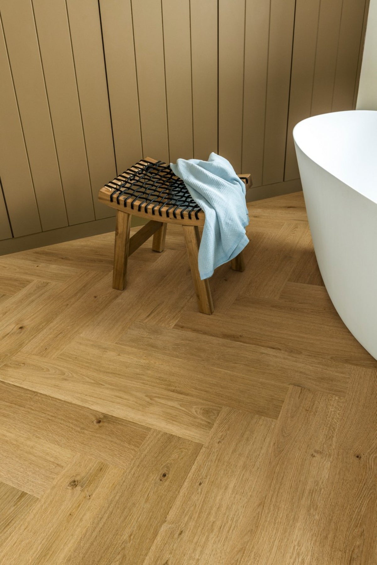 Staal Quick-Step Impressive Design IMD8244 Kaneel Eik - Laminaat Visgraat
