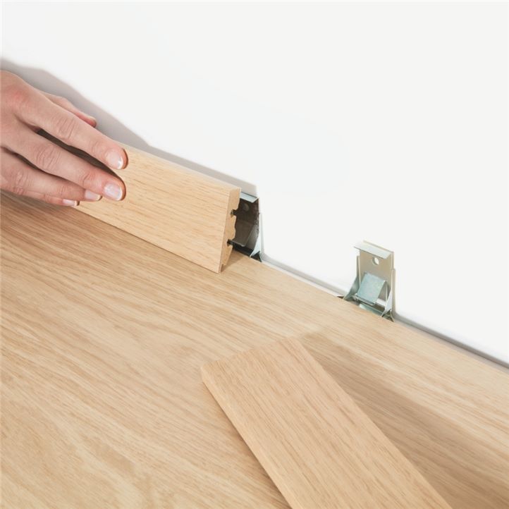 Bevestigingclips voor Quick-Step staande plint - Bij 9,5mm vloerdikte