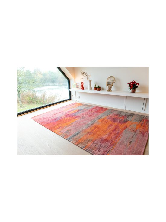 Outlet - Louis de Poortere vloerkleed - Atlantic Monetti 9116 Hibiscus Red 200 x 280 cm - sfeer