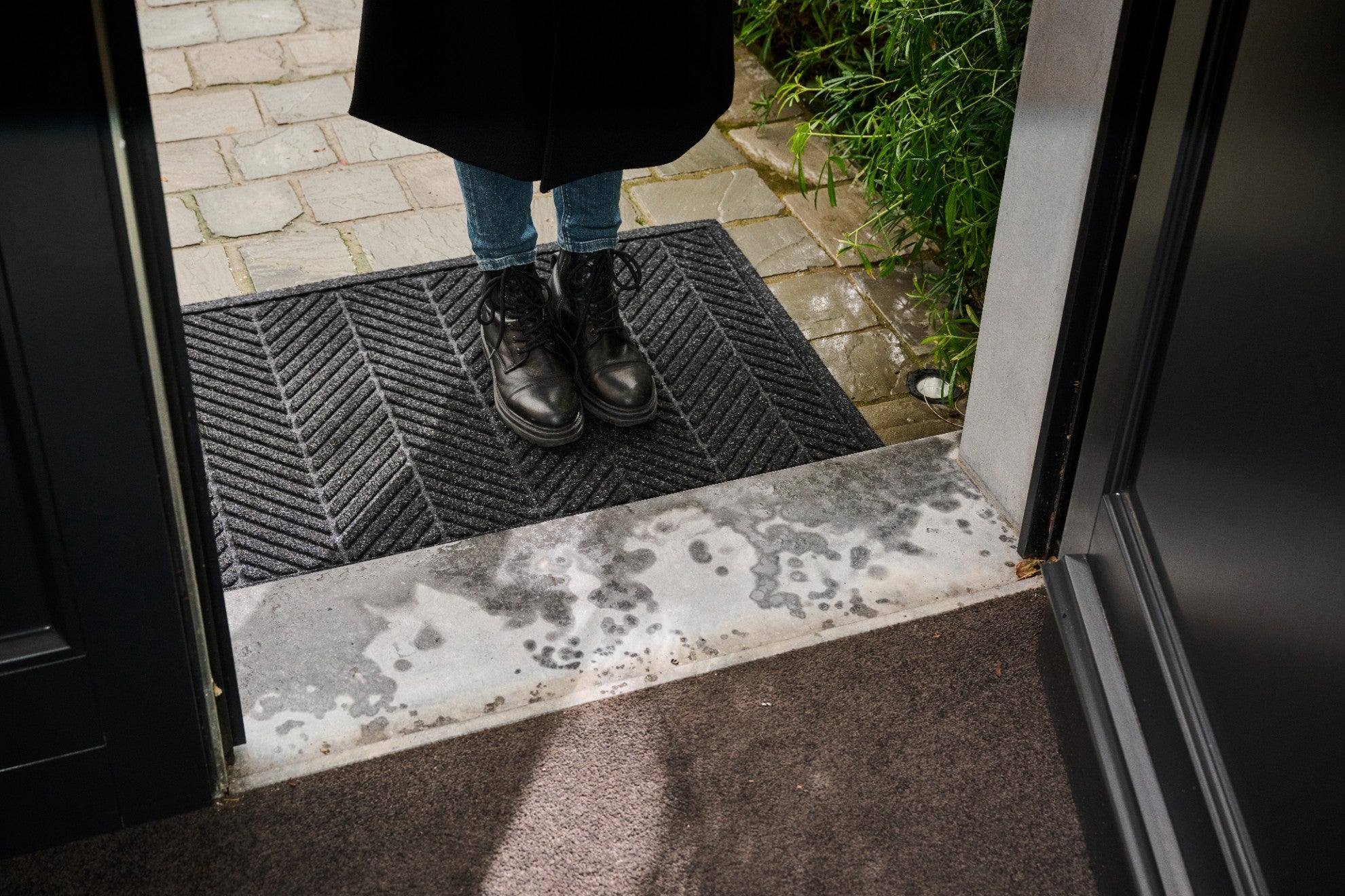WaterHog® Herringbone Antraciet – Droog- en schoonloopmat