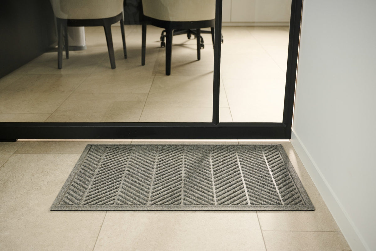 WaterHog® Herringbone Grijs – Droog- en schoonloopmat