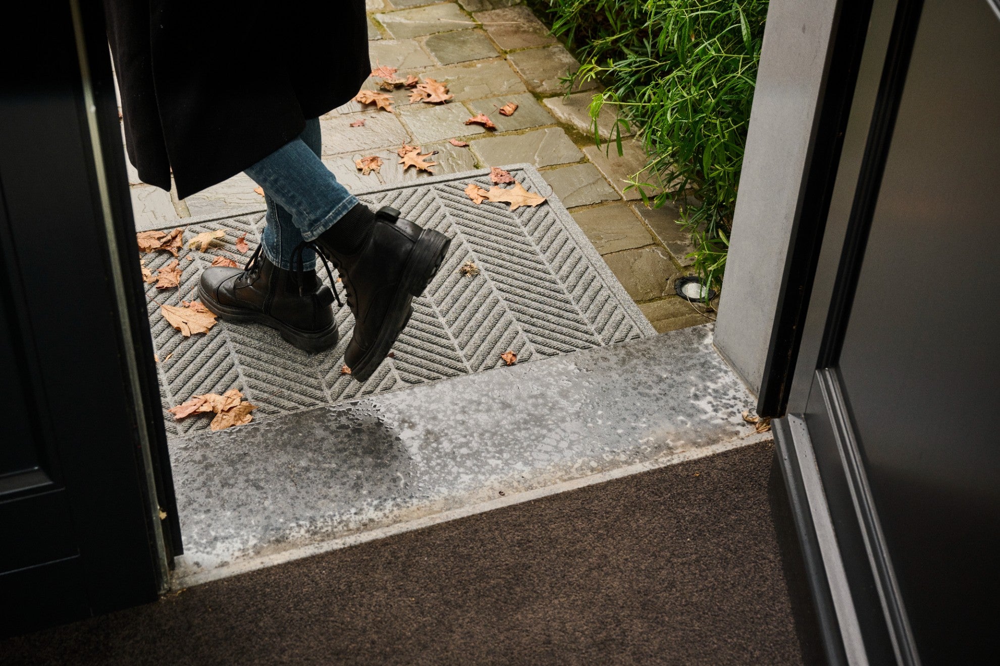 WaterHog® Herringbone Grijs – Droog- en schoonloopmat