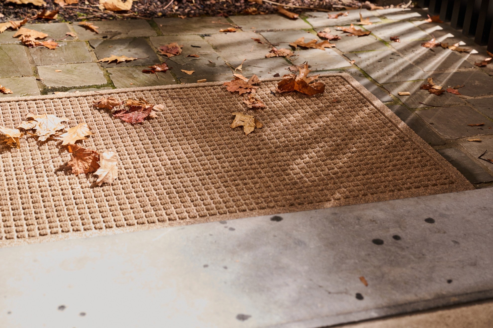 WaterHog® Square Kameel – Droog- en schoonloopmat